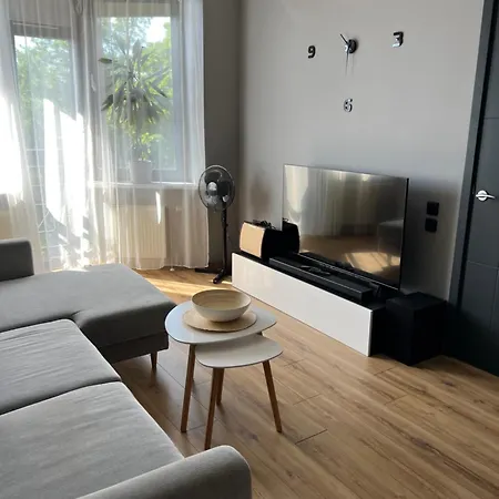 דירה A Modern & Homely ריגה