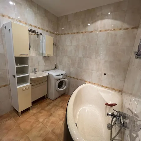 A Modern & Homely דירה