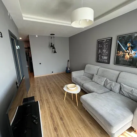 아파트 A Modern & Homely *