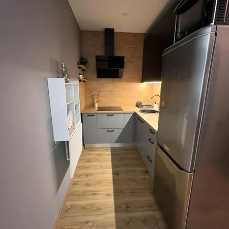 A Modern & Homely 리가